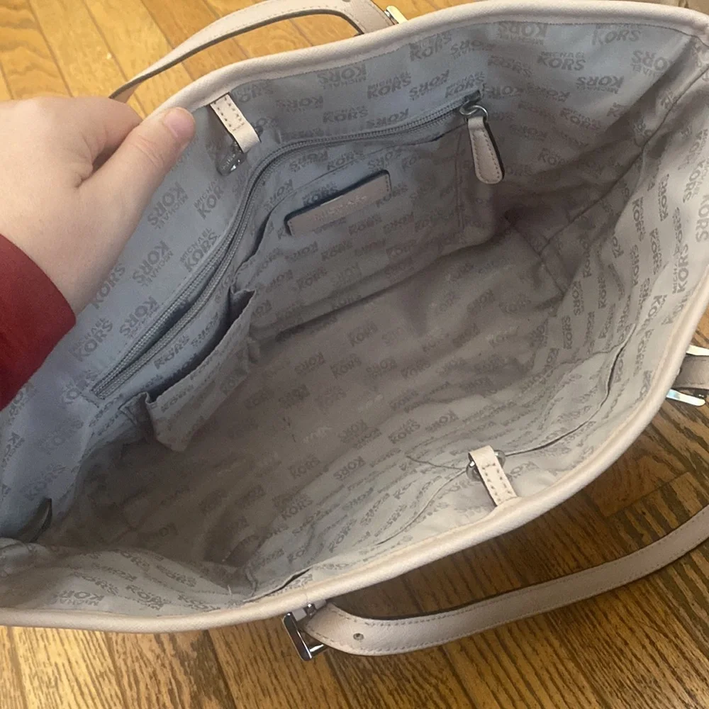 MK Michael Kors Jet Set Micro-Stud Stripe Saffiano Bag blush pink. Travel tote - Picture 12 of 16